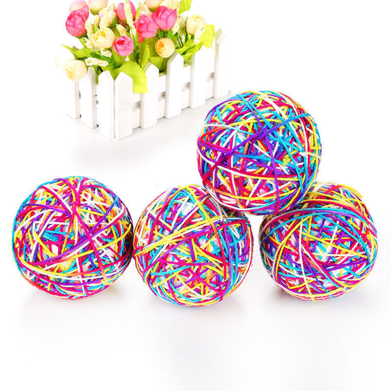 (Random color) The New Cat Toy With a 9 Cm Diameter Wool Ball is Scratch-Proof